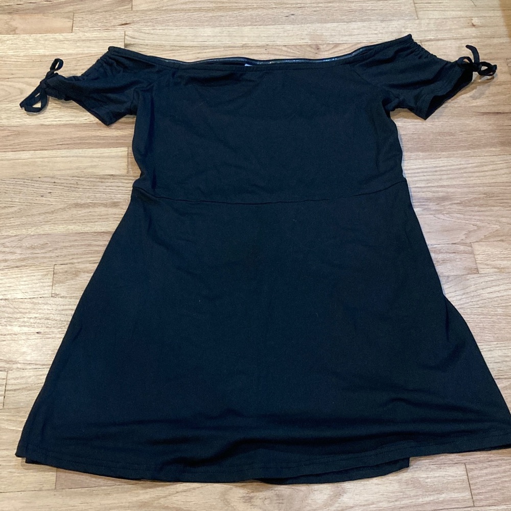 Chic Off-Shoulder Black Mini Dress